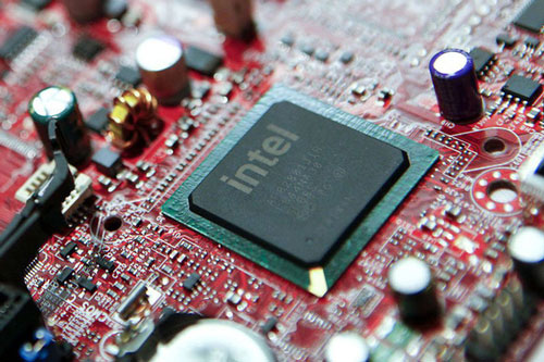 Intel dự định ngừng việc tự sản xuất chip