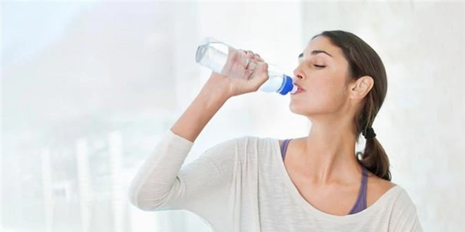 Chỉ uống nước khi khát
