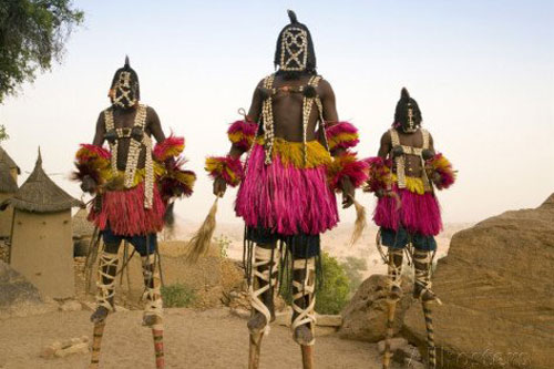 B&#xED; &#x1EA9;n b&#x1ED9; t&#x1ED9;c h&#x1EAD;u du&#x1EC7; c&#x1EE7;a ng&#x1B0;&#x1EDD;i ngo&#xE0;i h&#xE0;nh tinh, li&#xEA;n quan m&#x1EAD;t thi&#x1EBF;t t&#x1EDB;i v&#x169; tr&#x1EE5;