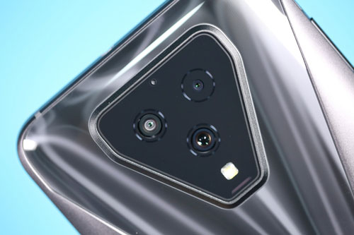 Smartphone gaming cấu hình ‘siêu khủng’, sạc 65W, màn hình 120Hz, giá rẻ bất ngờ