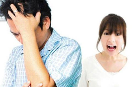 Vợ đem mọi chuyện gia đình tôi kể với đồng nghiệp