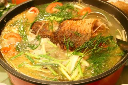 Canh cá nấu dọc mùng thơm ngon, cả nhà gật gù khen khéo