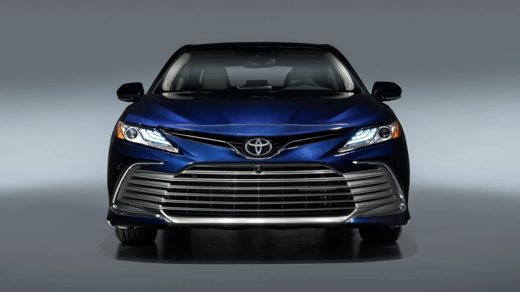 Toyota Camry 2021.