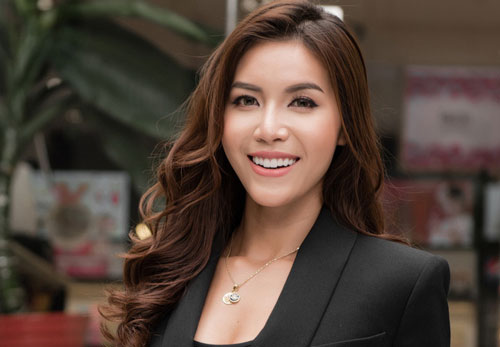 Về Việt Nam sau hơn 4 tháng kẹt ở Bali, Minh Tú chuyển sang ăn chay 15 ngày