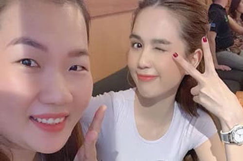 Là người nổi tiếng nhưng Ngọc Trinh không ngại ngần bưng thức ăn cho người giúp việc