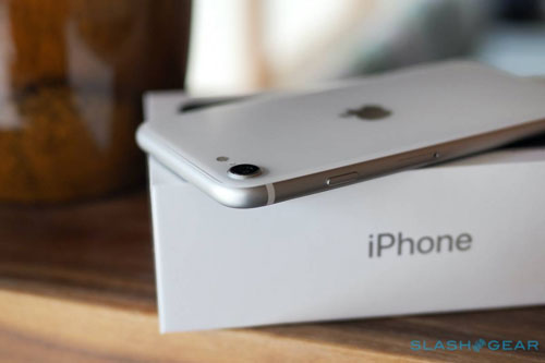 iPhone SE 2020 bất ngờ 'chói sáng', Apple trúng đậm