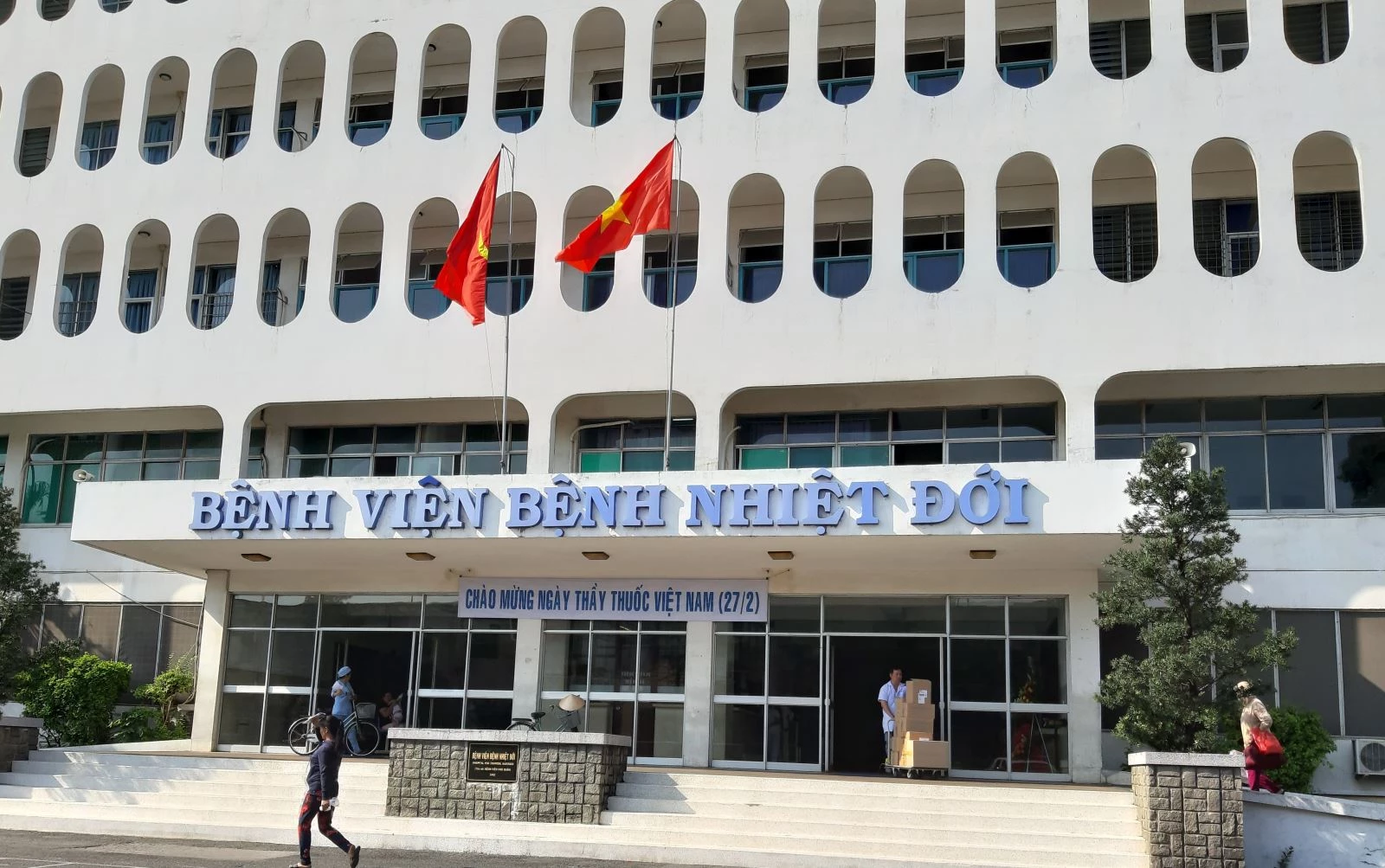 Hiện cả 3 trường hợp nghi nhiễm tại TP Hồ Chí Minh đang được điều trị tại bệnh viện Bệnh Nhiệt đới.