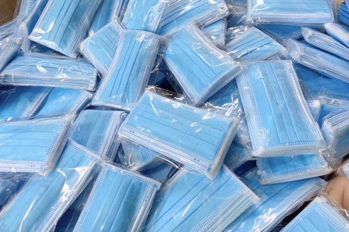 Loạn giá khẩu trang y tế