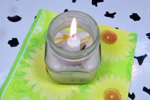 Phương pháp đuổi ruồi,  muỗi bằng nến không dùng hóa chất cực kỳ hiệu quả, thích hợp với những gia đình có trẻ nhỏ