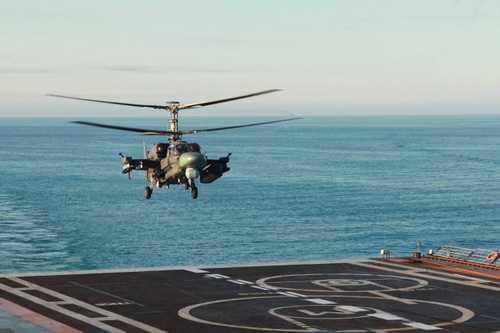 Trực thăng Nga luyện đòn diệt tàu sân bay sau khi bị NATO khiêu khích