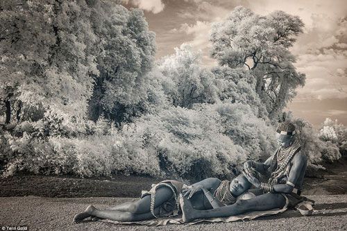 Khám phá cuộc sống của những bộ lạc đang dần bị lãng quên