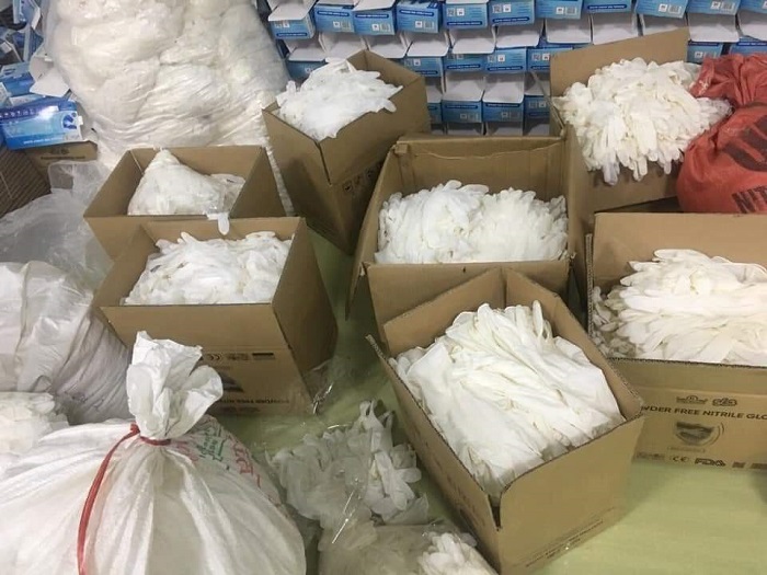 Đột kích xưởng găng tay tái chế tại Hòa Bình