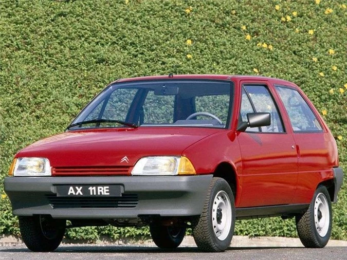 Citroen AX 1986 - 1998 mang trọng lượng tối thiểu chỉ 640kg. 