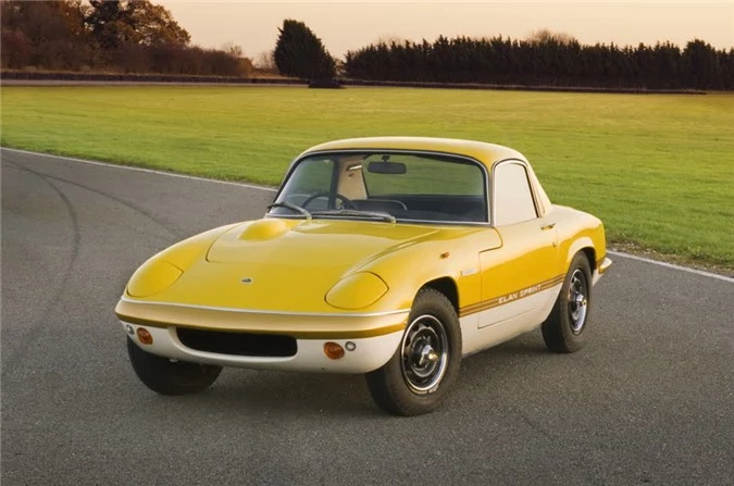 Lotus Elan 1962 nặng 584kg.