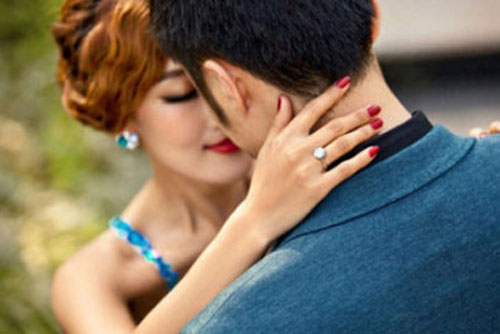 Choáng với cách nghĩ của những gã đàn ông yêu vợ nhưng vẫn có bồ