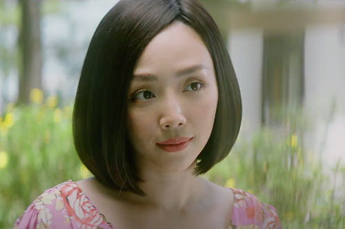 Tóc Tiên nữ tính hơn trong MV hợp tác với chồng