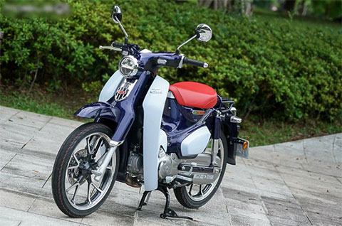 Honda Super Cub C125 đẹp long lanh, giá ngang SH 2020 có gì để lên tầm huyền thoại?
