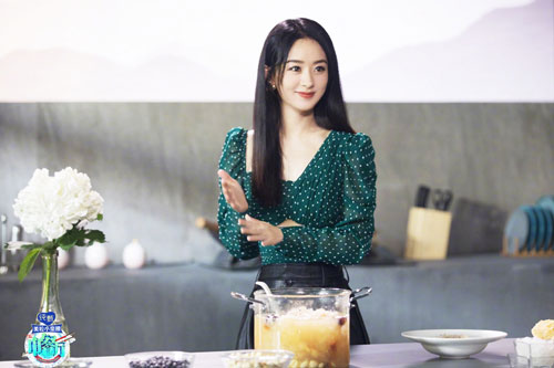 'Sốc' với lý do Triệu Lệ Dĩnh được mệnh danh là mỹ nhân kiếm tiền giỏi nhất Cbiz