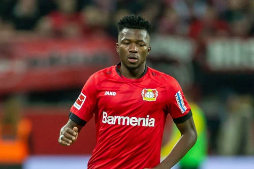 =8. Edmond Tapsoba (Bayer Leverkusen, giá trị chuyển nhượng hiện nay: 19,8 triệu bảng, mức tăng giá: 15,75 triệu bảng).