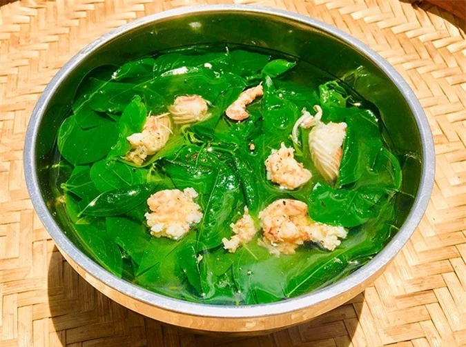 Canh rau ngót tốt cho trẻ giải nhiệt