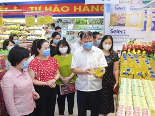 Bộ Công Thương kiểm tra đột xuất các siêu thị lớn tại Hà Nội