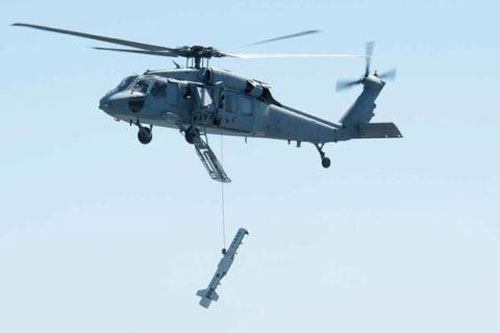 Trực thăng Hải quân Mỹ đánh rơi thiết bị chống thủy lôi