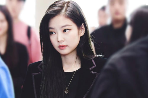 Những nữ idol Kpop có khuôn miệng hình tam giác cuốn hút nhất: Gọi tên Jennie