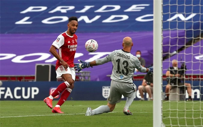 Pha dứt điểm đẳng cấp của Aubameyang mang về chức vô địch cho Arsenal