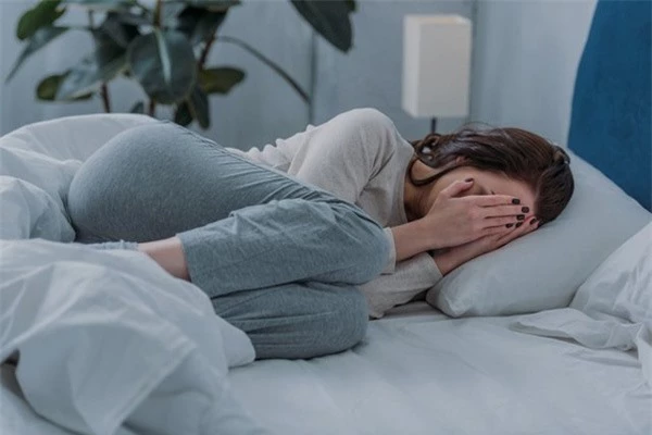 Tác hại trầm trọng của việc thiếu ngủ và 3 loại thực phẩm 'không thể quen hơn' giúp cải thiện giấc ngủ - Ảnh 3 tác hại của thiếu ngủ 4