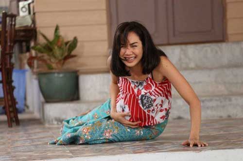 Bỏ con 2 tuổi đi lấy chồng, đêm tân hôn mẹ chồng gọi vào nói câu khiến tối nấc nghẹn