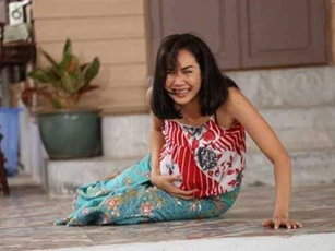 Bỏ con 2 tuổi đi lấy chồng, đêm tân hôn mẹ chồng gọi vào nói câu khiến tối nấc nghẹn