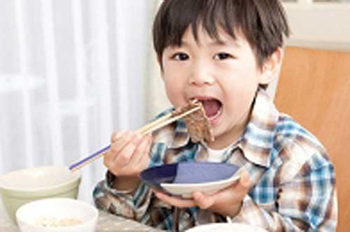 Muốn con tự lập ngay từ khi còn nhỏ, cha mẹ nhất định phải làm 5 việc