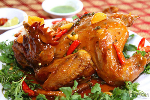 Làm món gà chưng nước mắm ngon ngất ngây cho chiều mưa lạnh