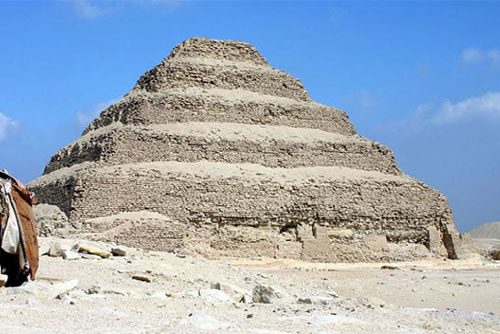 “Mê cung đường hầm” bí ẩn gần Kim tự tháp bậc thang nổi tiếng