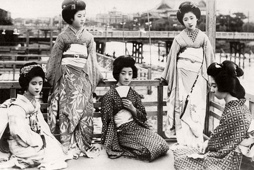 Vẻ đẹp của Maiko và Geiko Nhật Bản đầu thế kỷ 19 qua những thước ảnh