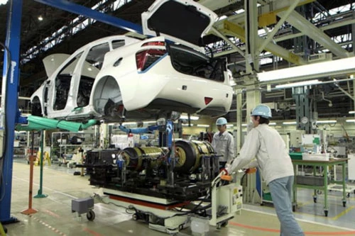 Toyota cắt giảm sản xuất 15.000 xe mới trong tháng 8.