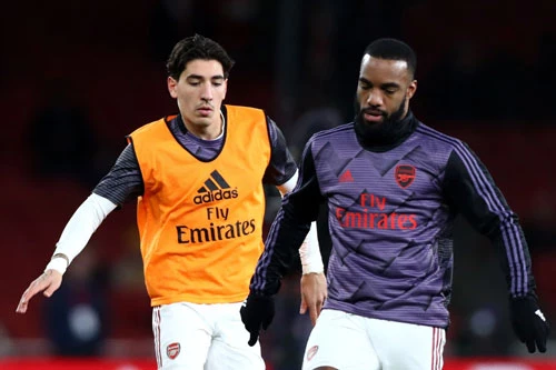 Bellerin và Lacazette (phải) sắp phải chia tay Arsenal?