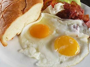 Đừng dại dột mà ăn trứng gà kiểu này kẻo "cõng bệnh" về người, nguy hiểm rình rập ngay cạnh
