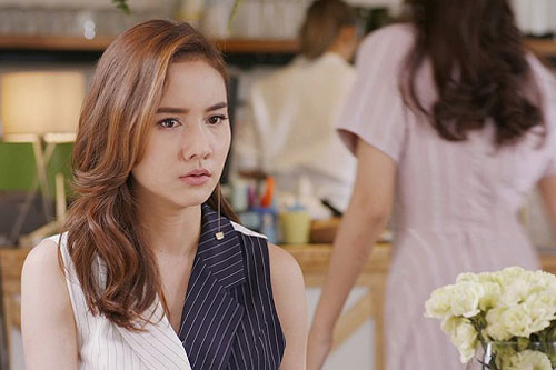 Đi phỏng vấn vị trí thư ký thất bại, tôi tức giận định đứng lên ra về thì bỗng dưng một người phụ nữ bước ra làm  điều bất ngờ