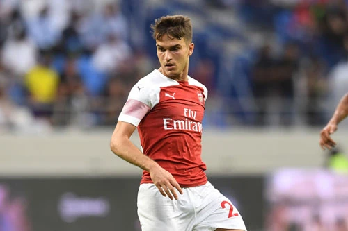 Tiền vệ phải: Denis Suarez (2019).