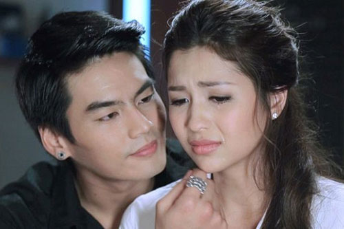 Tự tin cùng bạn trai đến đám cưới người yêu cũ, tôi không ngờ lại bị cô dâu ghé tai khiêu khích một câu khiến bản thân uất nghẹn bỏ chạy