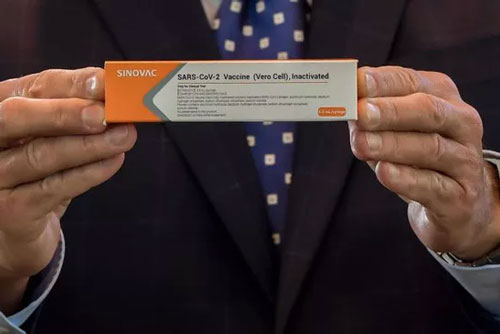 Vaccine COVID-19 thế giới mong chờ có thể đang nằm trong tĩnh mạch của những người Brazil