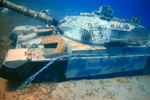 Đến thăm viện bảo tàng quân sự độc đáo nằm dưới biển tại Jordan