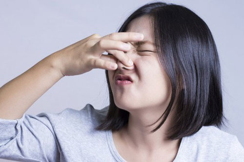 Điểm danh một vài vấn đề sức khỏe mà bạn gặp phải khi cơ thể có mùi