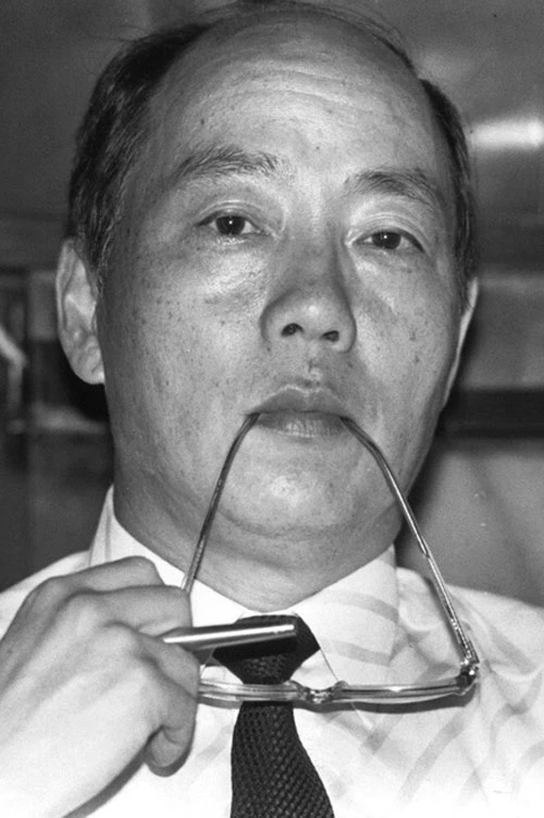 Teddy Wang Teh-huei: Teddy Wang, chủ tịch công ty phát triển bất động sản Chinachem Group, từng sống sót sau nhiều lần bị bắt cóc trong suốt sự nghiệp của mình. Tuy nhiên, trong vụ bắt cóc vào ngày 10/4/1990, doanh nhân 56 tuổi đã không thoát được. Vụ tấn công được cho là đã được tổ chức hết sức tinh vi bởi băng đảng tội phạm hoạt động tại các khu vực riêng biệt trên khắp Hong Kong, Trung Quốc đại lục và Đài Loan. Dù vợ của Wang đã trả một nửa số tiền chuộc, tức 468 triệu đôla Hong Kong (60,4 triệu USD), ông đã không được thả và không bao giờ trở về nhà nữa. Ông được cho là đã bị những kẻ bắt cóc trói, bịt miệng và ném xuống biển. Cái chết của ông được công nhận chính thức vào năm 1999. Ảnh: SCMP.