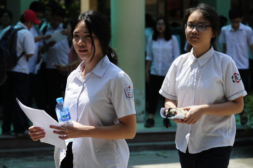 H&#x1ECD;c sinh H&#xE0; N&#x1ED9;i &#x111;&#x1ED7; l&#x1EDB;p 10 b&#x1EAF;t &#x111;&#x1EA7;u l&#xE0;m &quot;th&#x1EE7; t&#x1EE5;c b&#x1EAF;t bu&#x1ED9;c&quot;