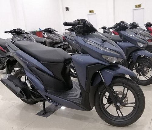 Honda Air Blade "so kè" với Honda Vario: Nên chọn xe ga nào?