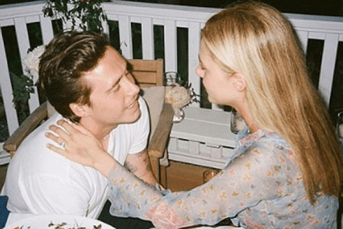 Cậu cả nhà Becks lần đầu đăng ảnh quỳ gối cầu hôn ái nữ tỷ phú với chiếc nhẫn hơn 10 tỷ đồng