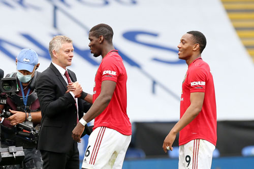 Giggs: 'MU cần học Liverpool trong công tác chuyển nhượng'