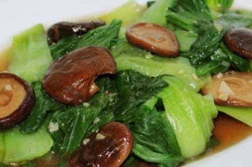 Những người mắc bệnh này phải "nói không" với rau cải